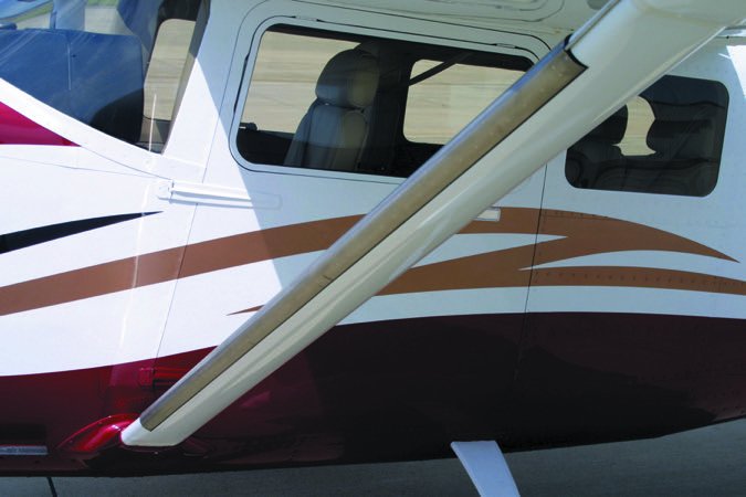 cessna 206 side view