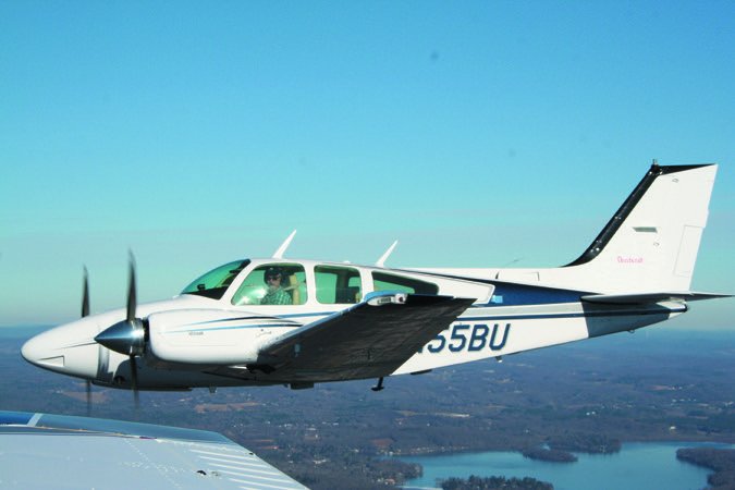 6 Baron inflight