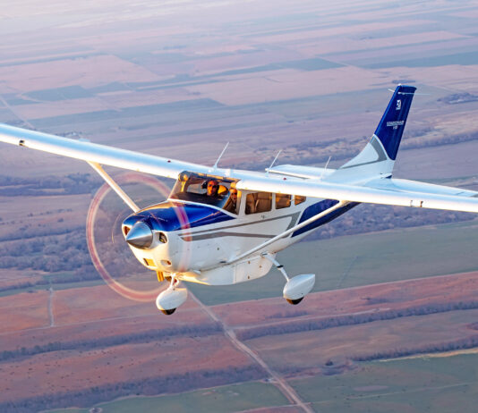 You can load even more with an optional cargo belly pod as shown on the late-model Cessna 206