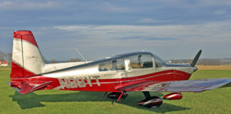 Clearcoat paint on a Grumman Tiger airplane