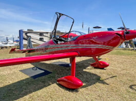 Aura Aero Integral R aerobatic trainer at Sun 'n Fun