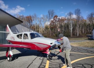 Review: Sporty’s Robotow Electric Towbar Robotow in action