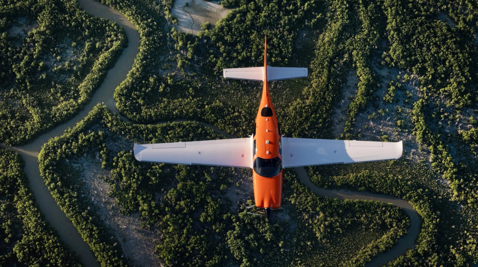 Cirrus debuted the latest version of its SR series.